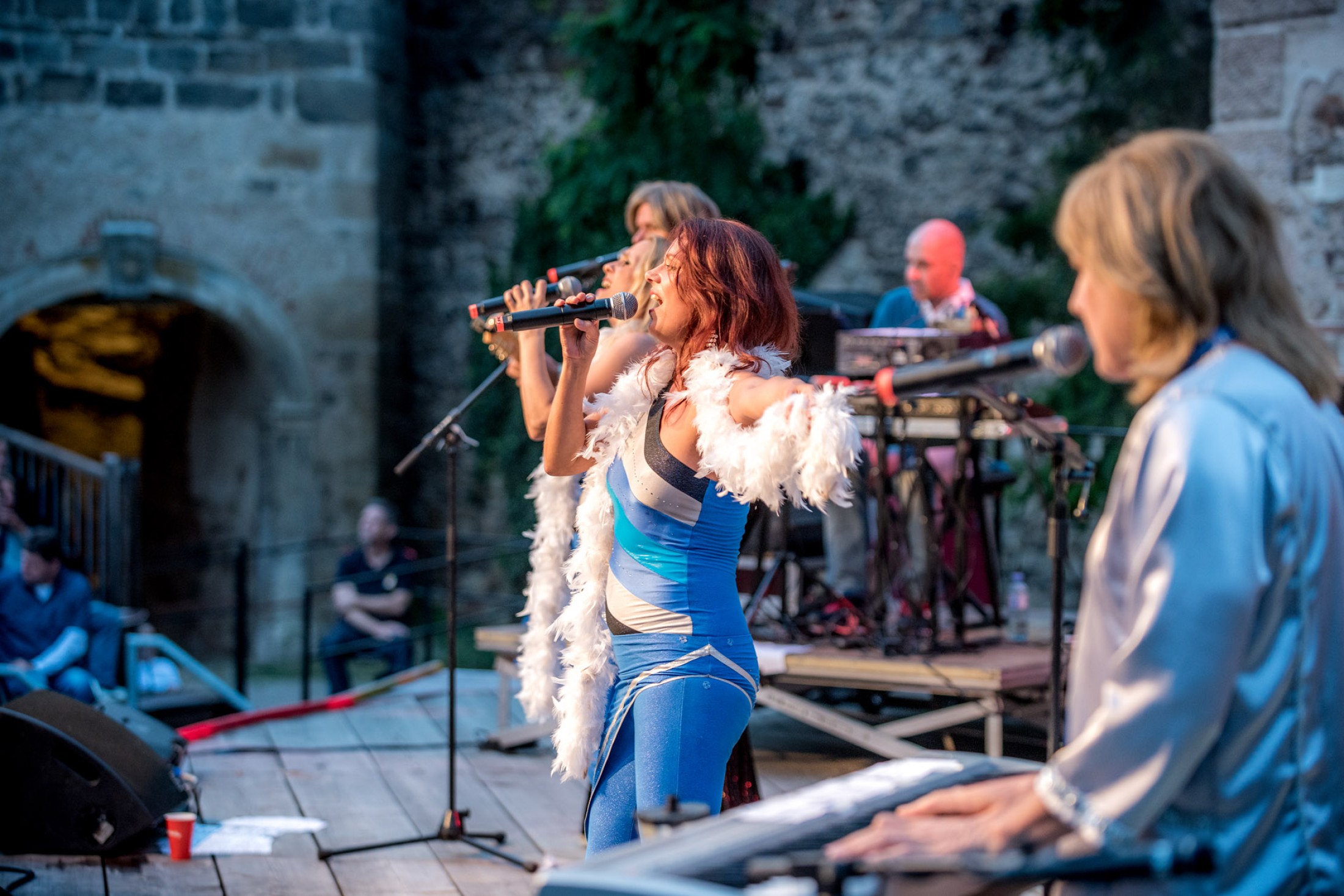The Real ABBA Tribute am 15. Juni auf der ausverkauften Burg Gars
